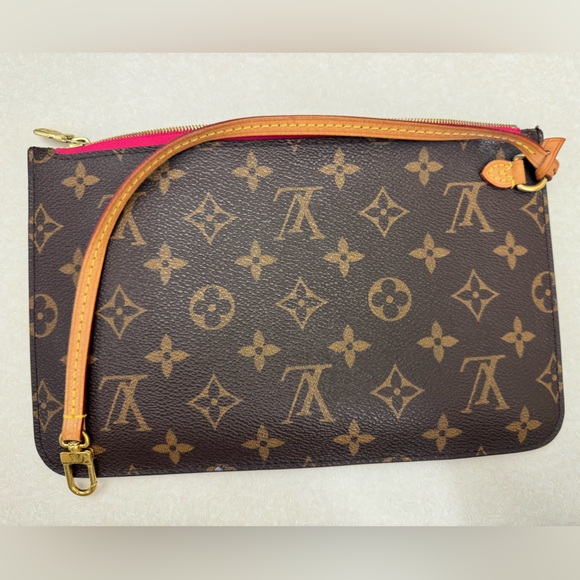 Louis Vuitton Pochettte - Picture 1 of 8
